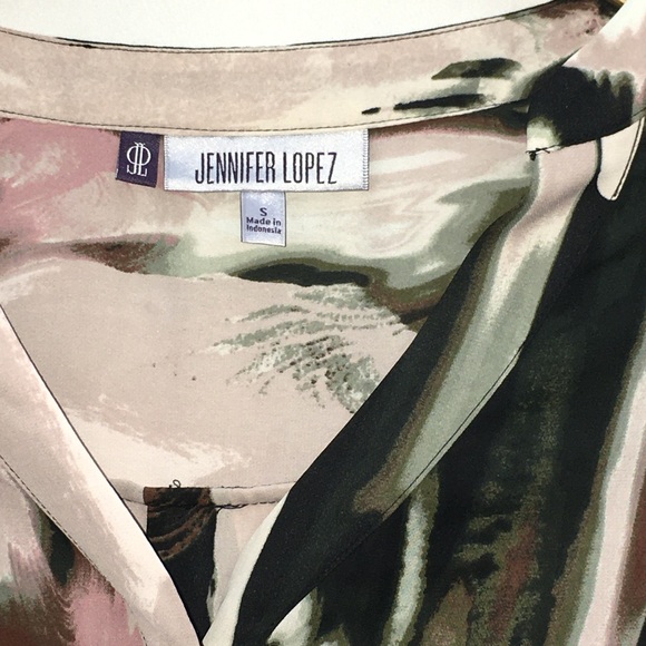 Jennifer Lopez  Multicolor Water Color Laced Sleeves Hi Lo Top - Women’s Small - Picture 13 of 16